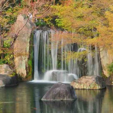 人乘佛教与两位菩萨的关系